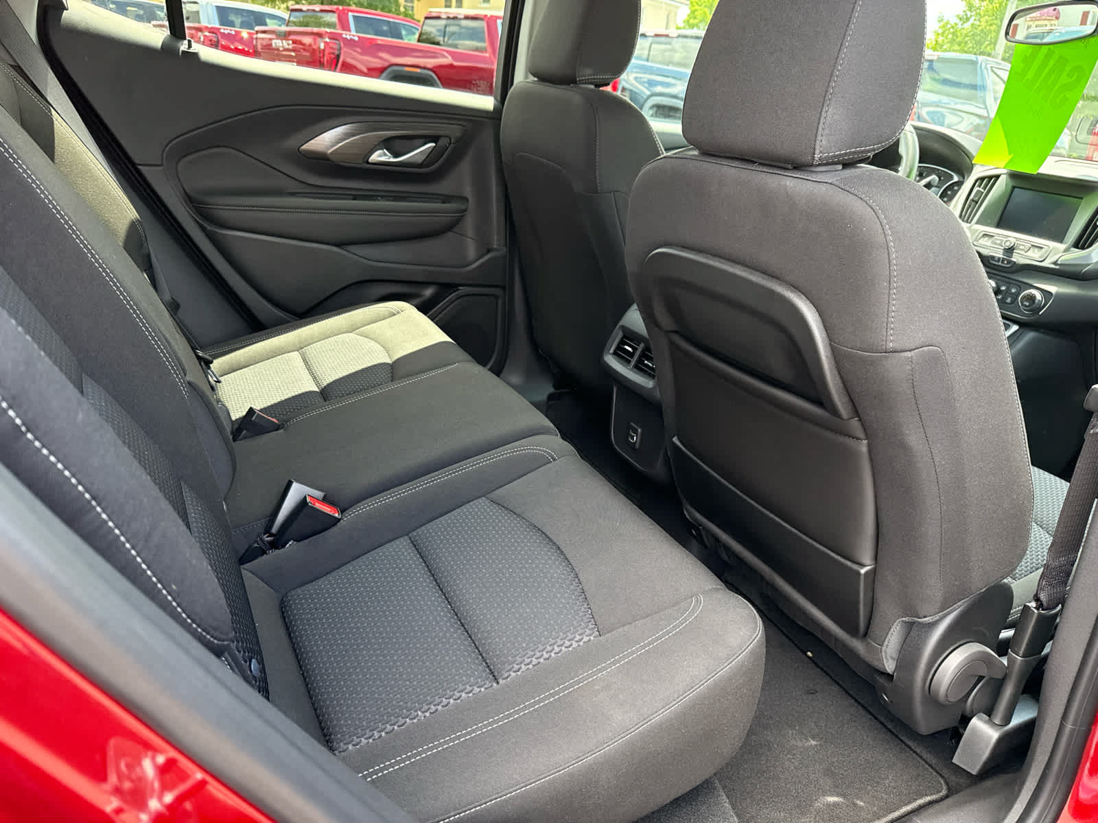 Used 2024 GMC Terrain SLE w/ Driver Convenience Package AWD/4WD image 18
