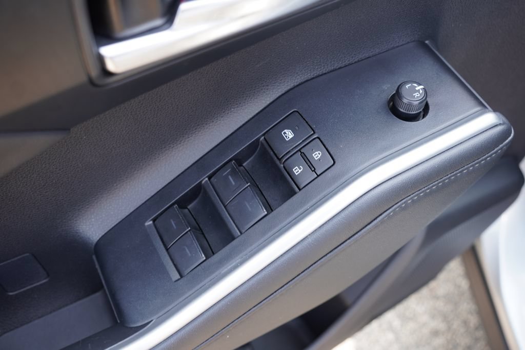 Used 2025 Toyota Highlander XSE AWD/4WD image 25
