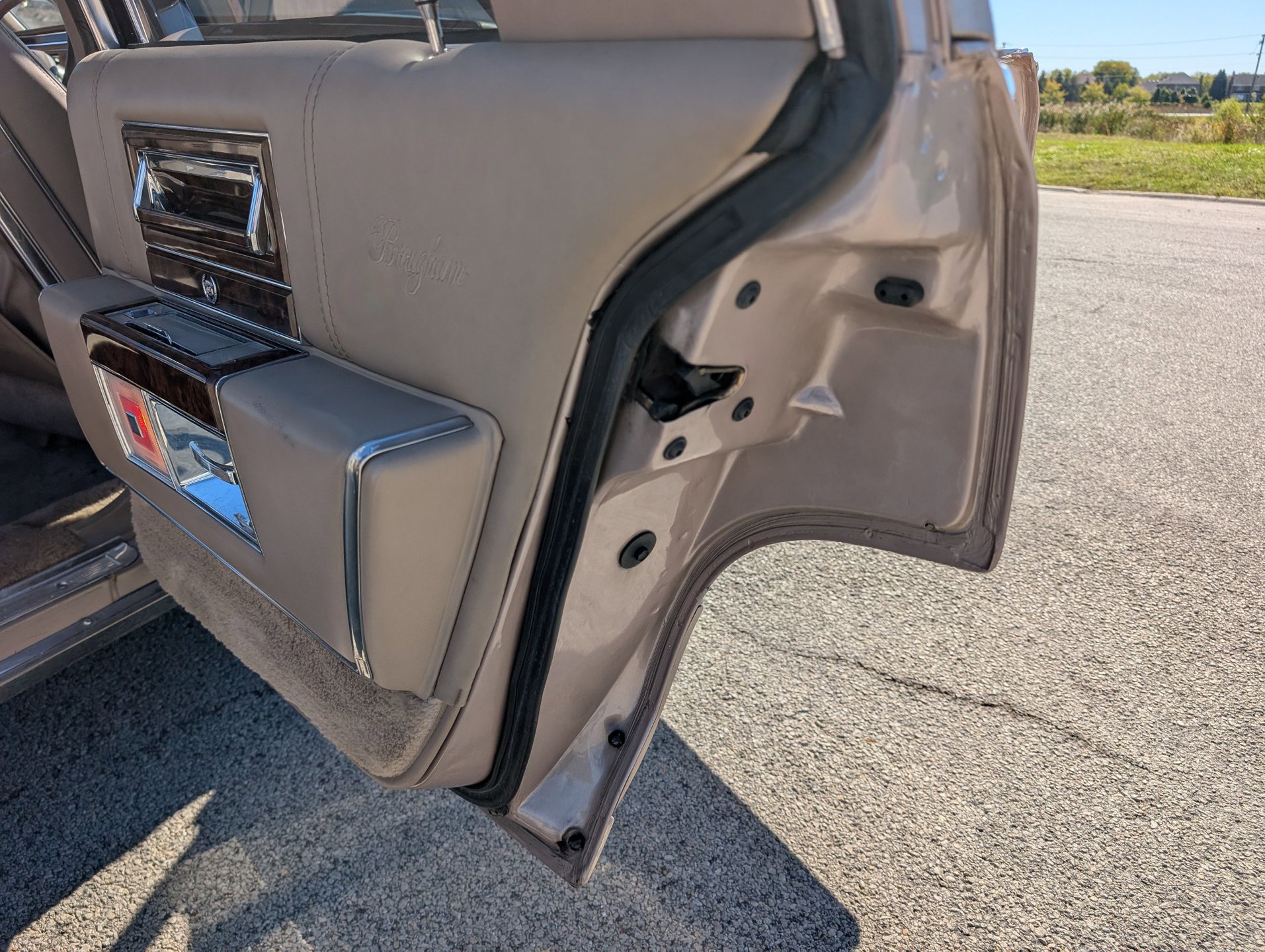 Used 1990 Cadillac Brougham image 84