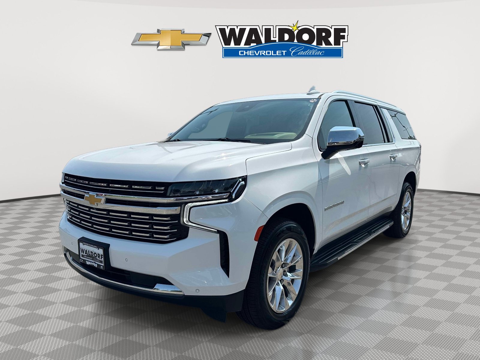Used 2023 Chevrolet Suburban Premier w/ Premium Package AWD/4WD image 3