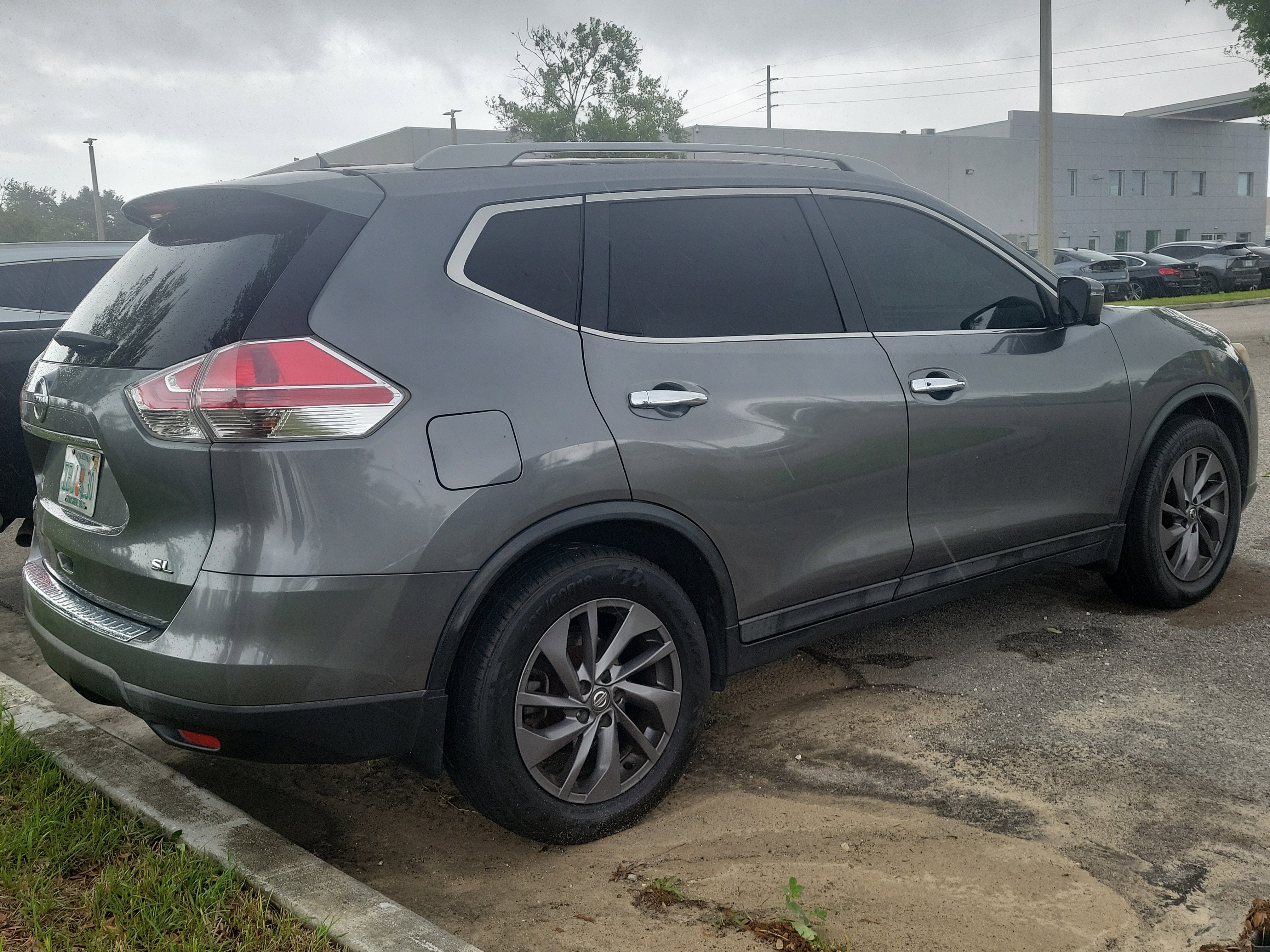 Used 2016 Nissan Rogue SL w/ SL Premium Package image 3