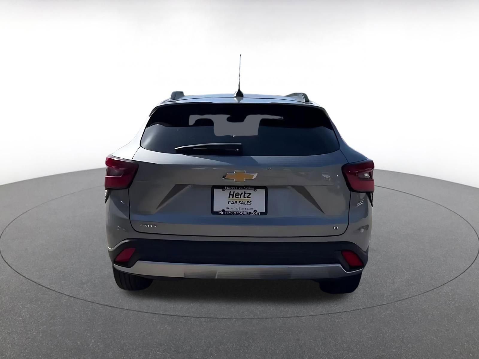 Used 2025 Chevrolet Trax LT w/ LT Convenience Package image 12