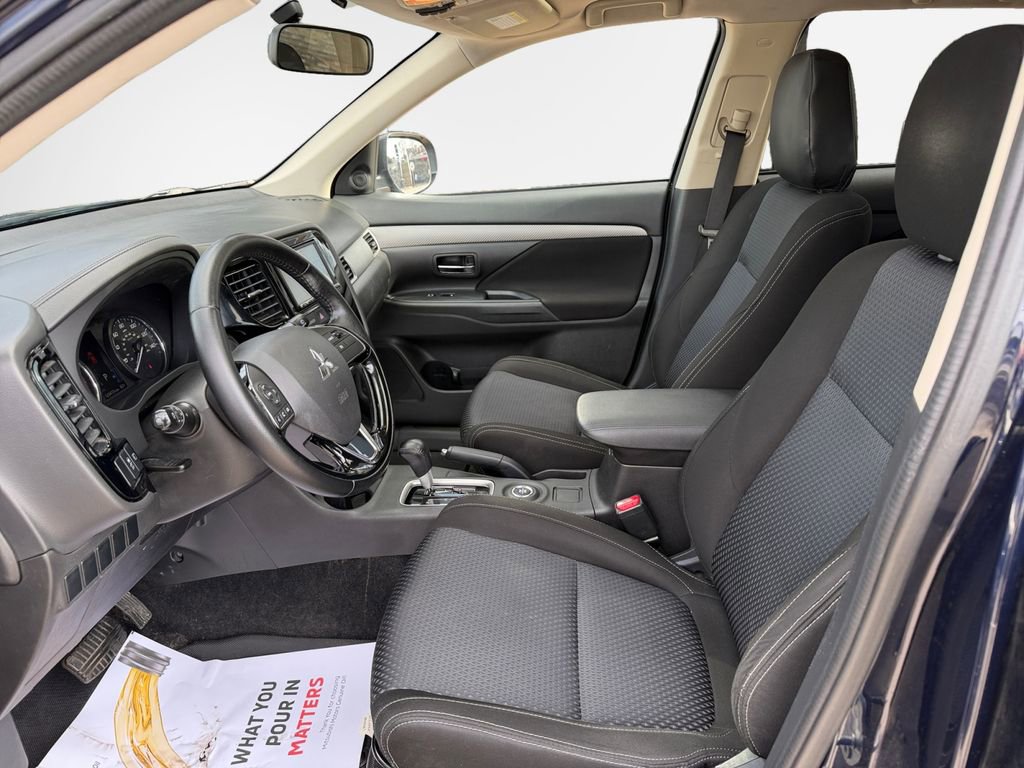 Used 2016 Mitsubishi Outlander ES image 12