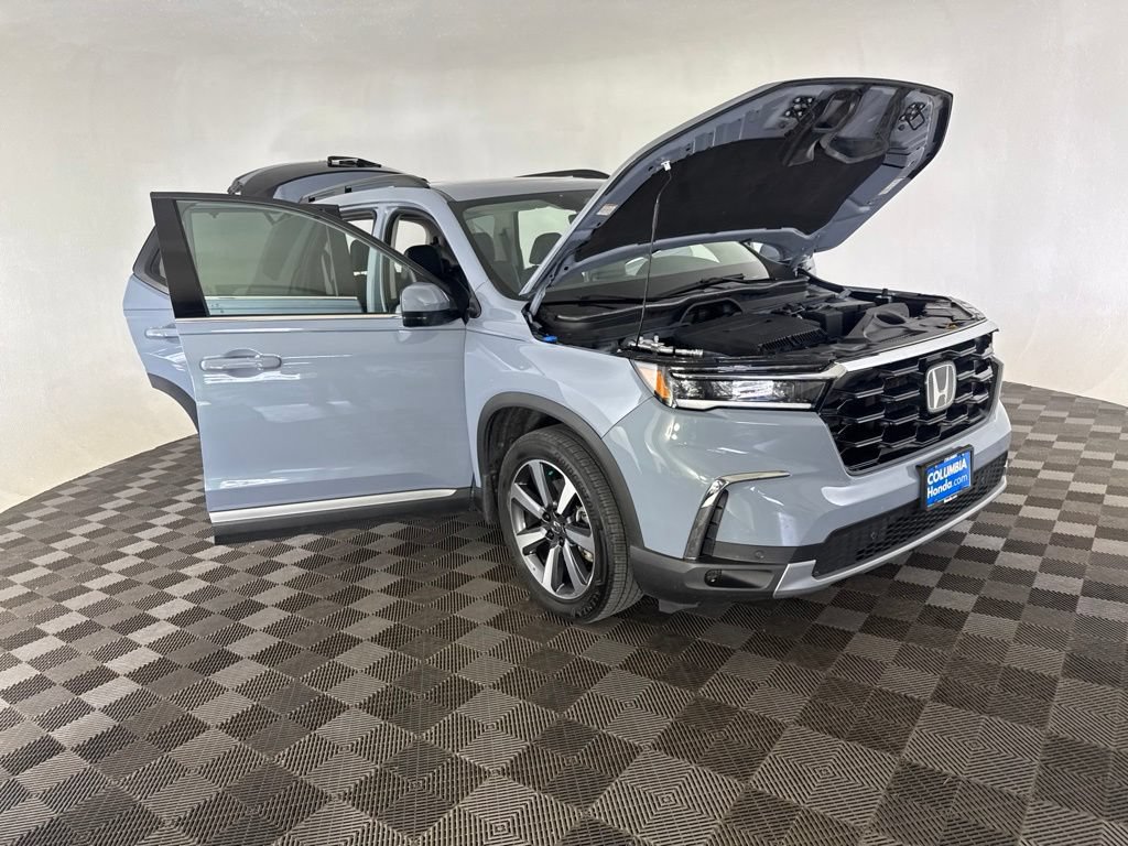 Certified 2023 Honda Pilot Touring image 13