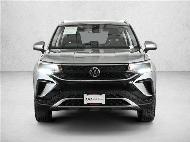 Used 2024 Volkswagen Taos SE image 2