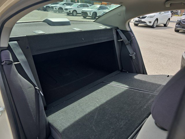 Used 2014 Chevrolet Cruze LS image 34