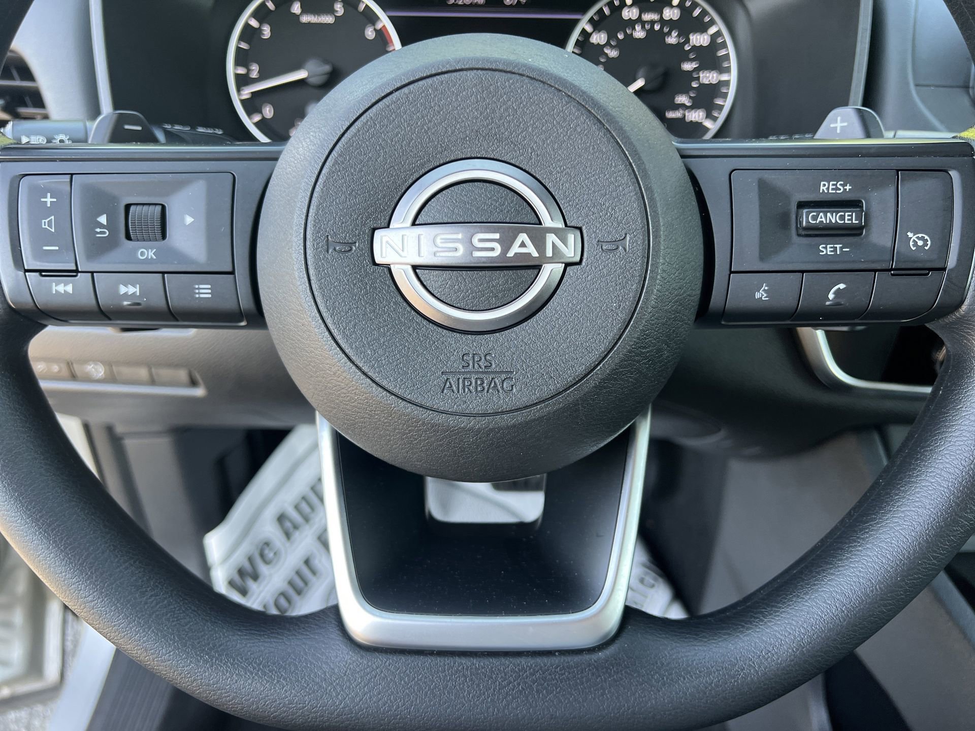 Used 2024 Nissan Rogue S image 8