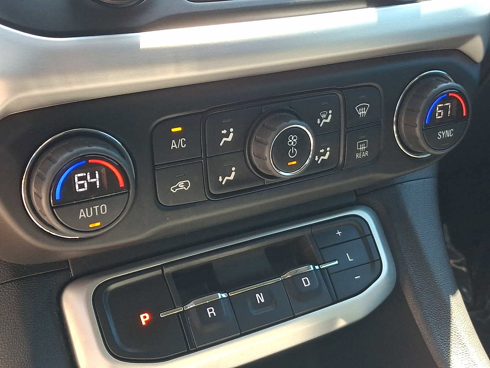 Used 2021 GMC Acadia SLT w/ Elevation Edition FWD image 19