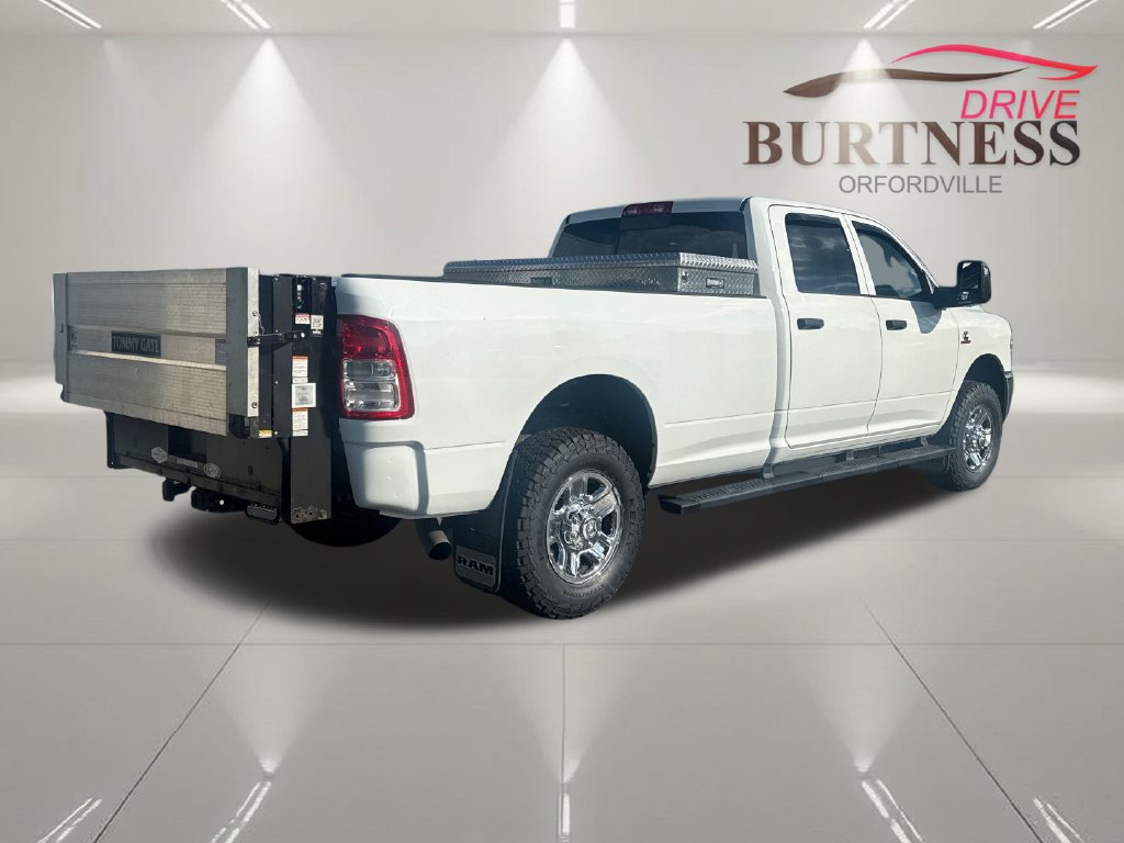 Used 2024 RAM 2500 Tradesman w/ Chrome Appearance Group AWD/4WD image 8