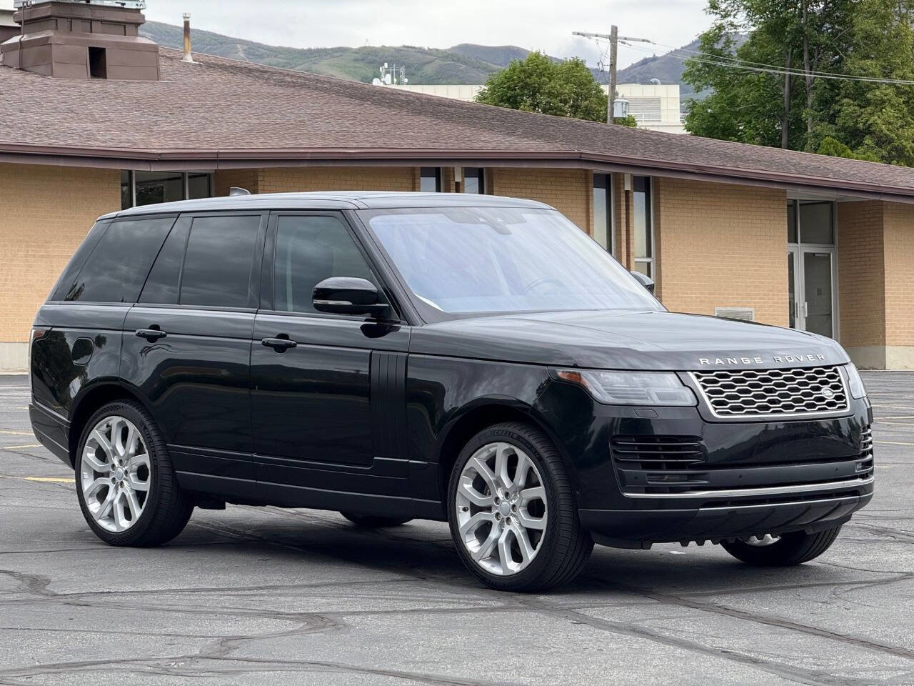 Used 2019 Land Rover Range Rover HSE AWD/4WD image 3