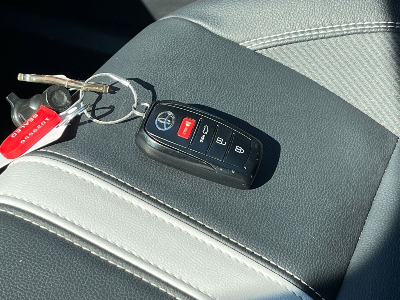 Used 2025 Toyota Camry SE FWD image 21