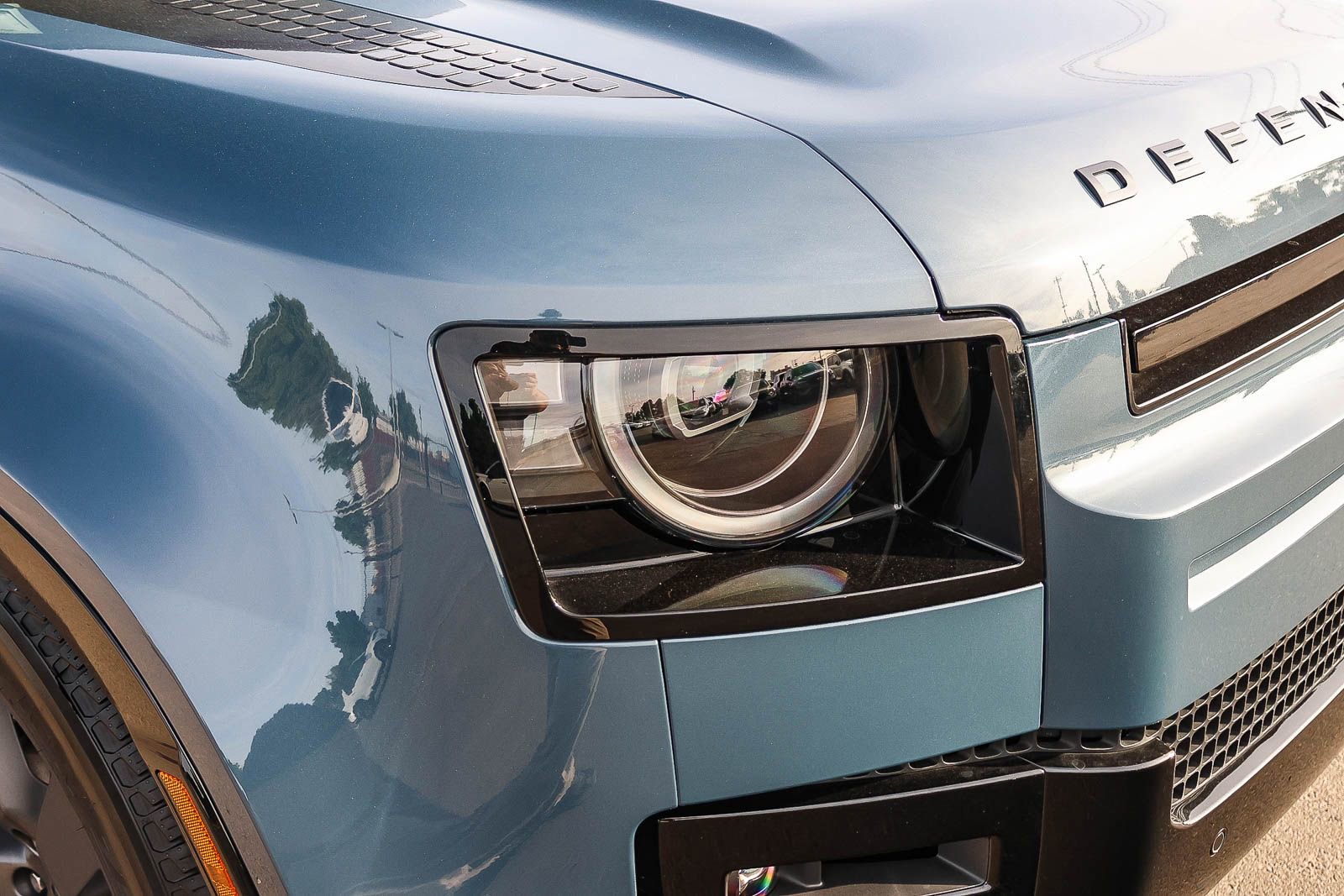 New 2026 Land Rover Defender 110 X-Dynamic SE image 15