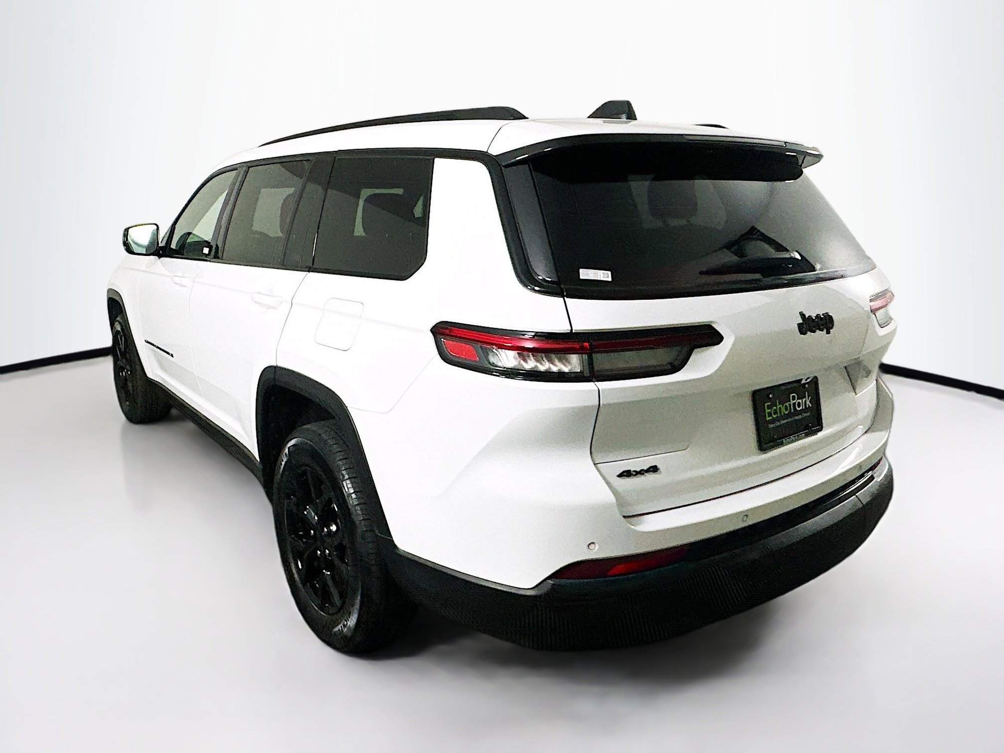 Used 2024 Jeep Grand Cherokee L Laredo image 5