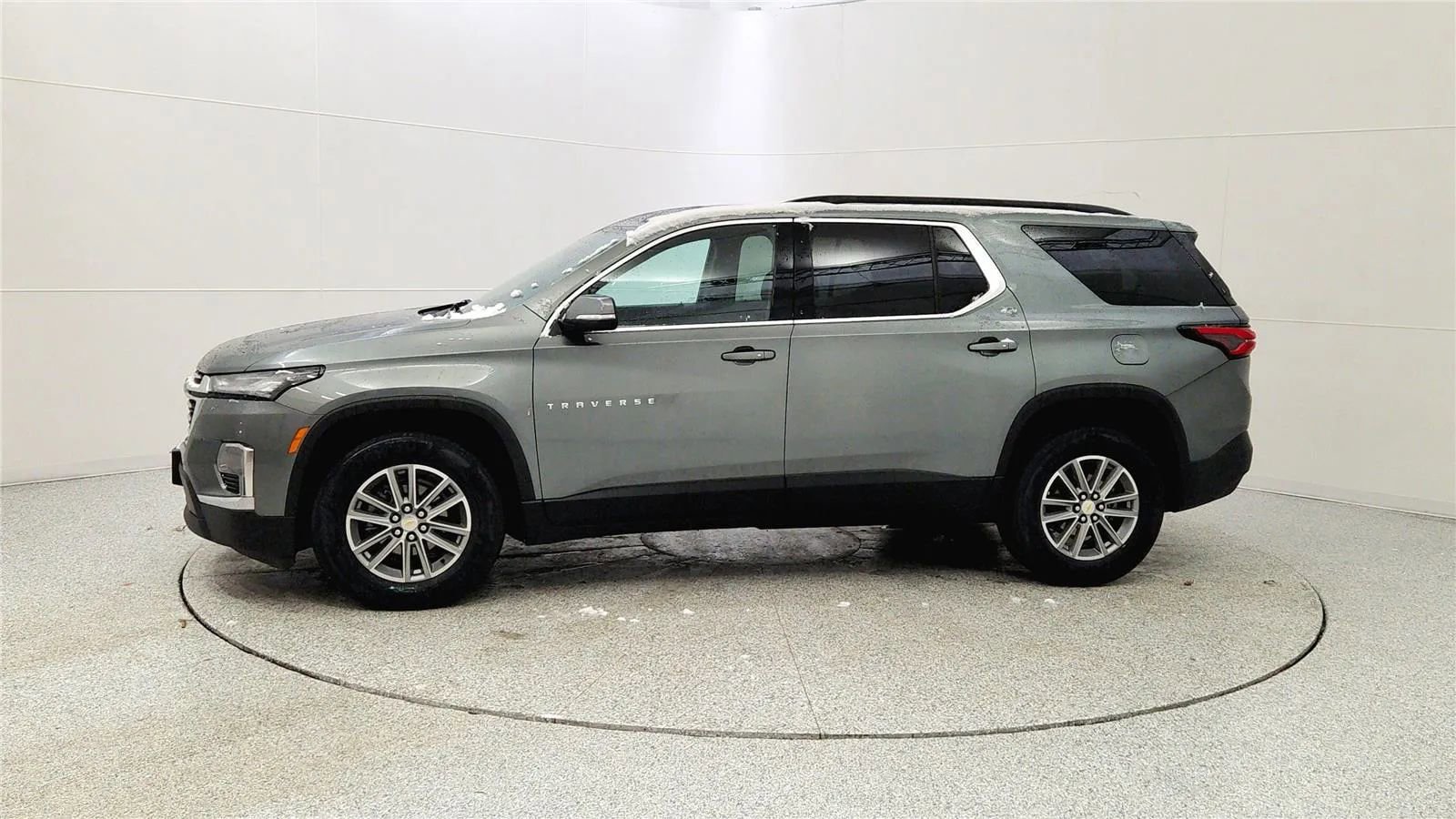 Used 2023 Chevrolet Traverse LT image 4