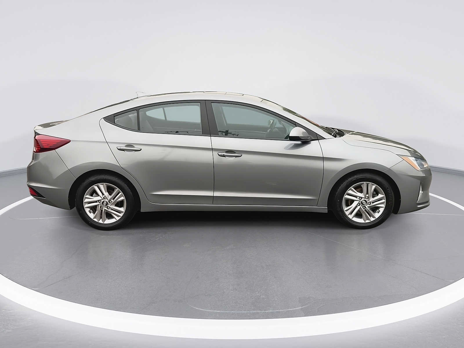 Used 2019 Hyundai Elantra Value Edition w/ Cargo Package FWD image 9