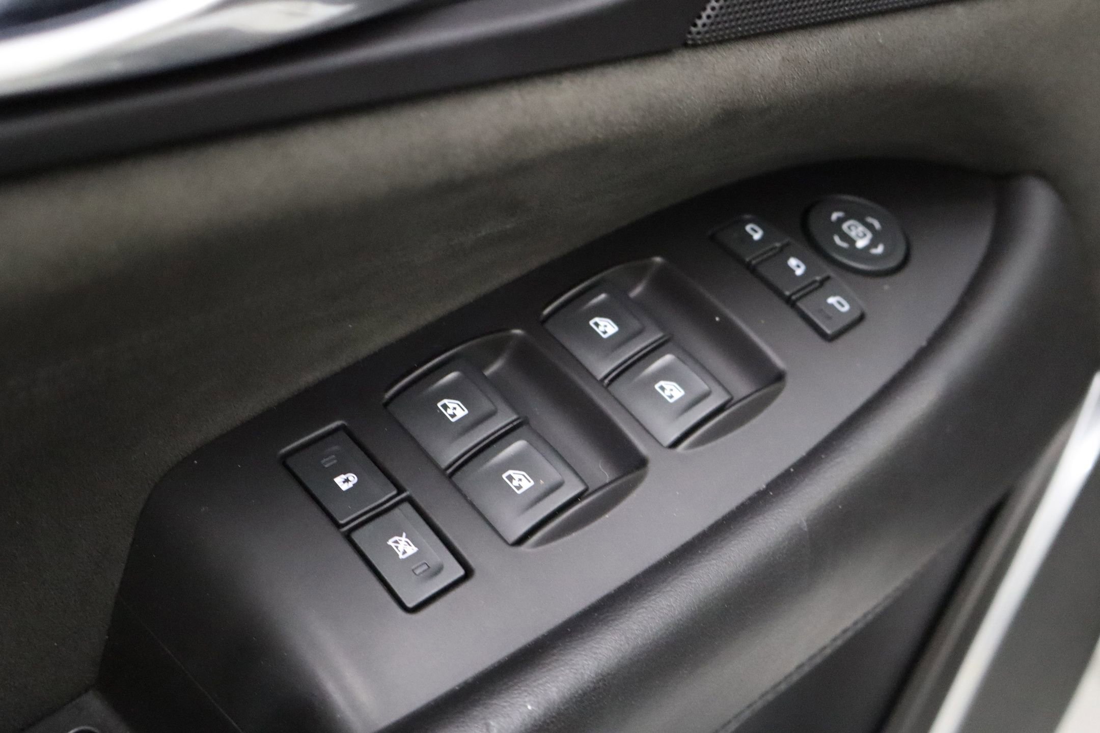 Used 2020 Cadillac Escalade Platinum image 14