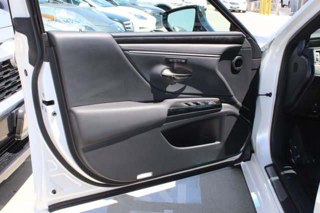 Certified 2024 Lexus ES 300h w/ Premium Package image 11