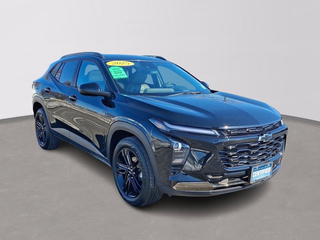 Certified 2025 Chevrolet Trax ACTIV w/ Sunroof Package image 3