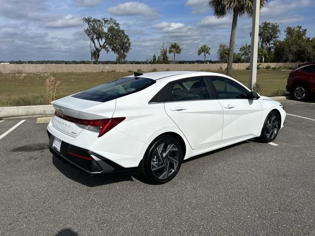 New 2026 Hyundai Elantra Limited image 11