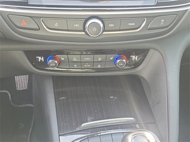 Used 2018 Buick Regal Essence image 17