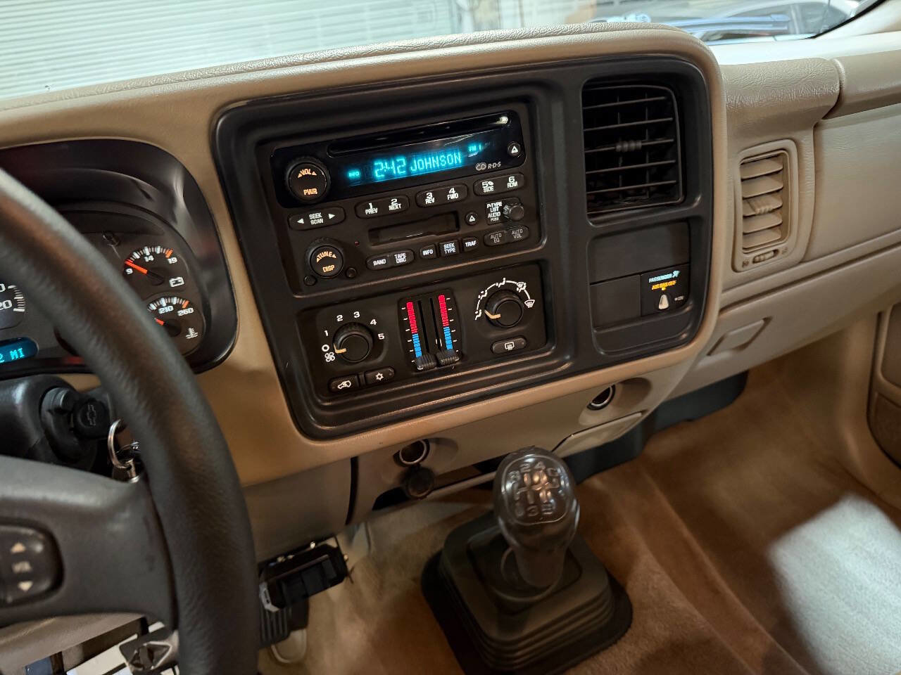 Used 2003 Chevrolet Silverado 3500 LS RWD image 32