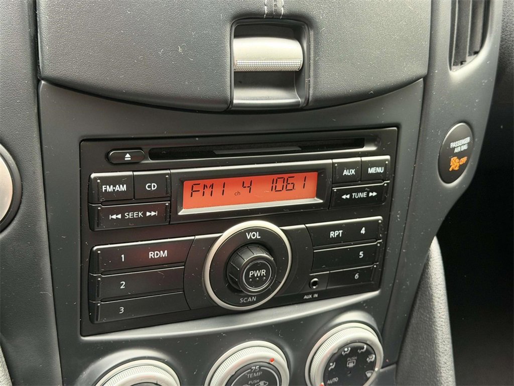 Used 2014 Nissan 370Z Coupe image 3