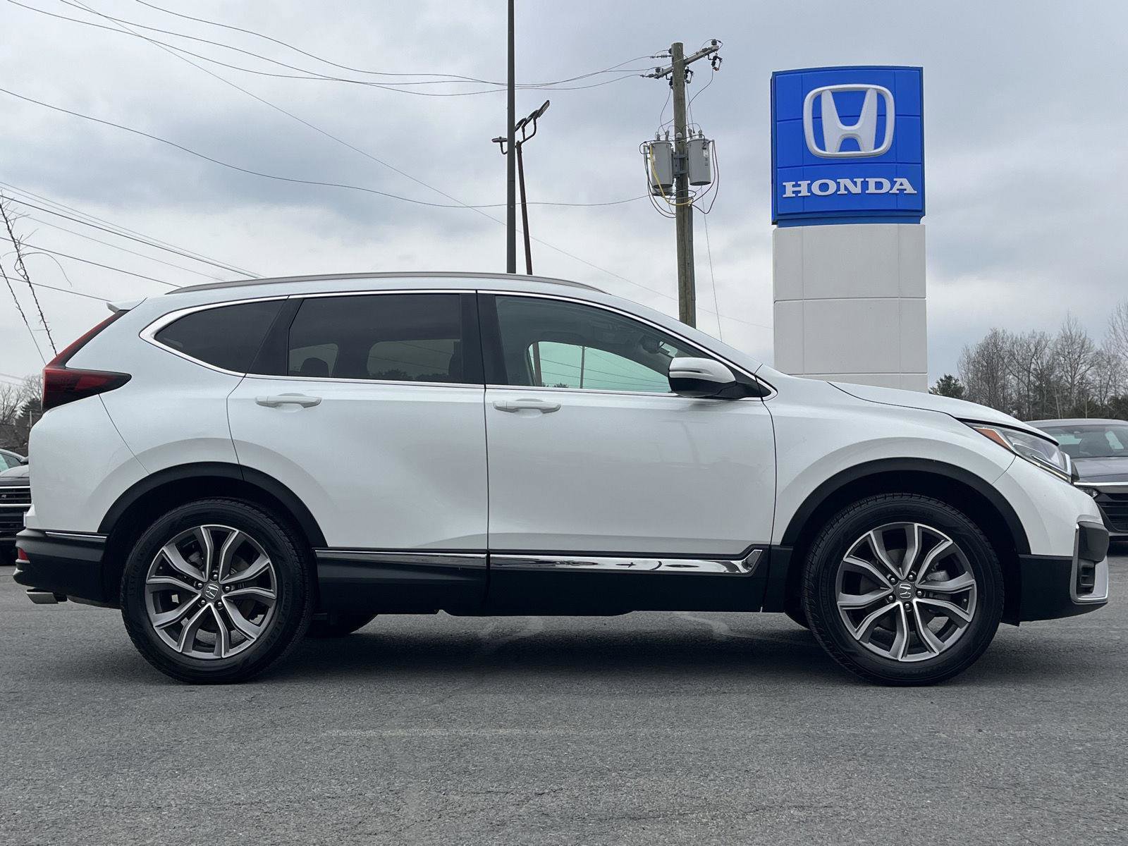 Used 2020 Honda CR-V Touring image 4