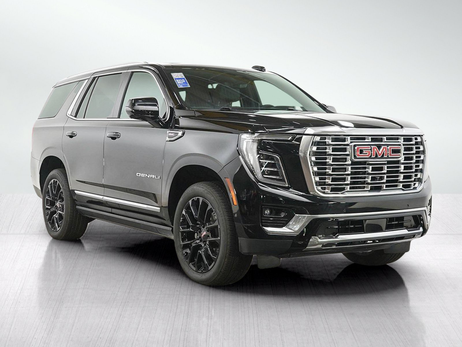 Used 2025 GMC Yukon Denali w/ Denali Reserve Package AWD/4WD image 8