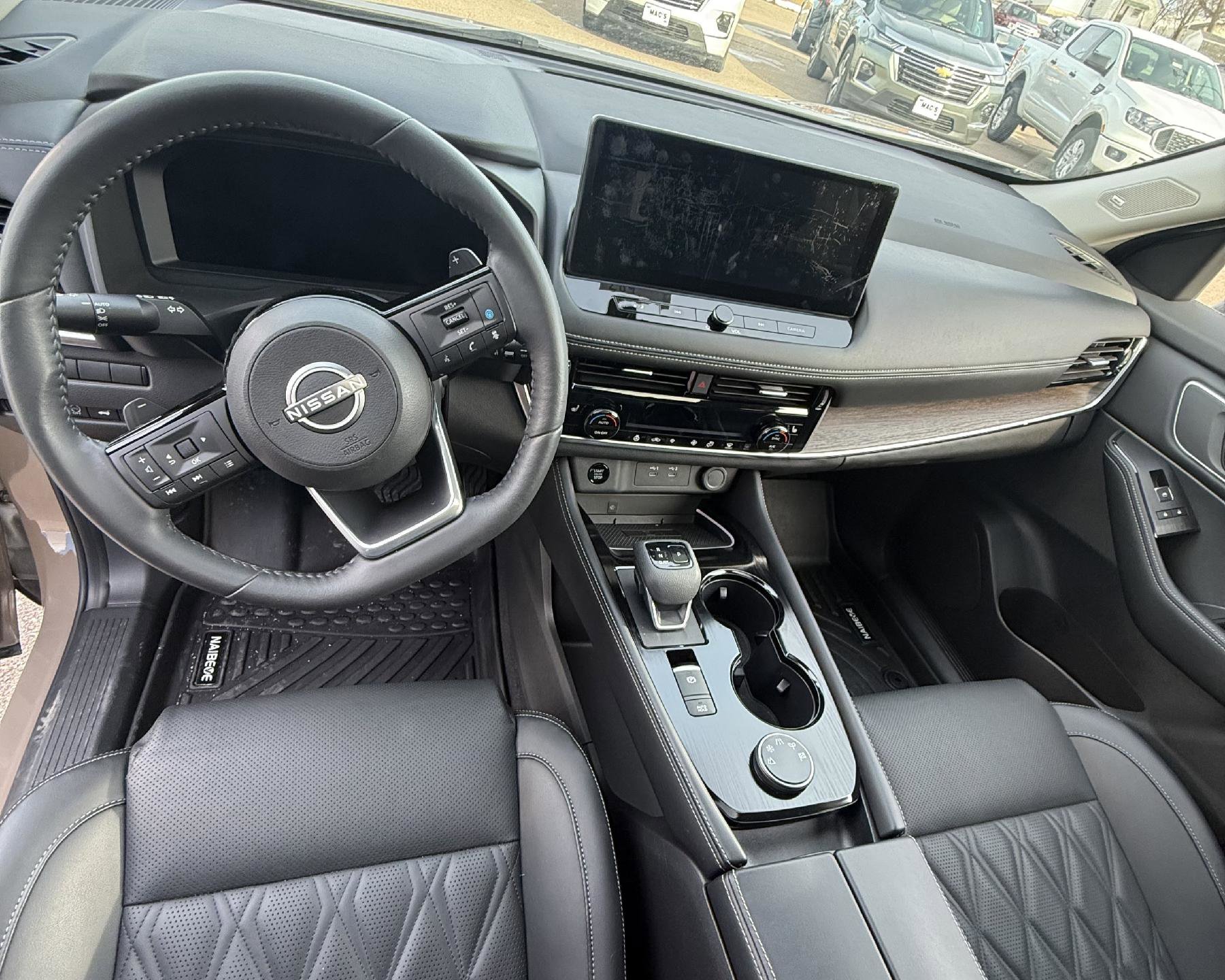 Used 2024 Nissan Rogue Platinum image 15