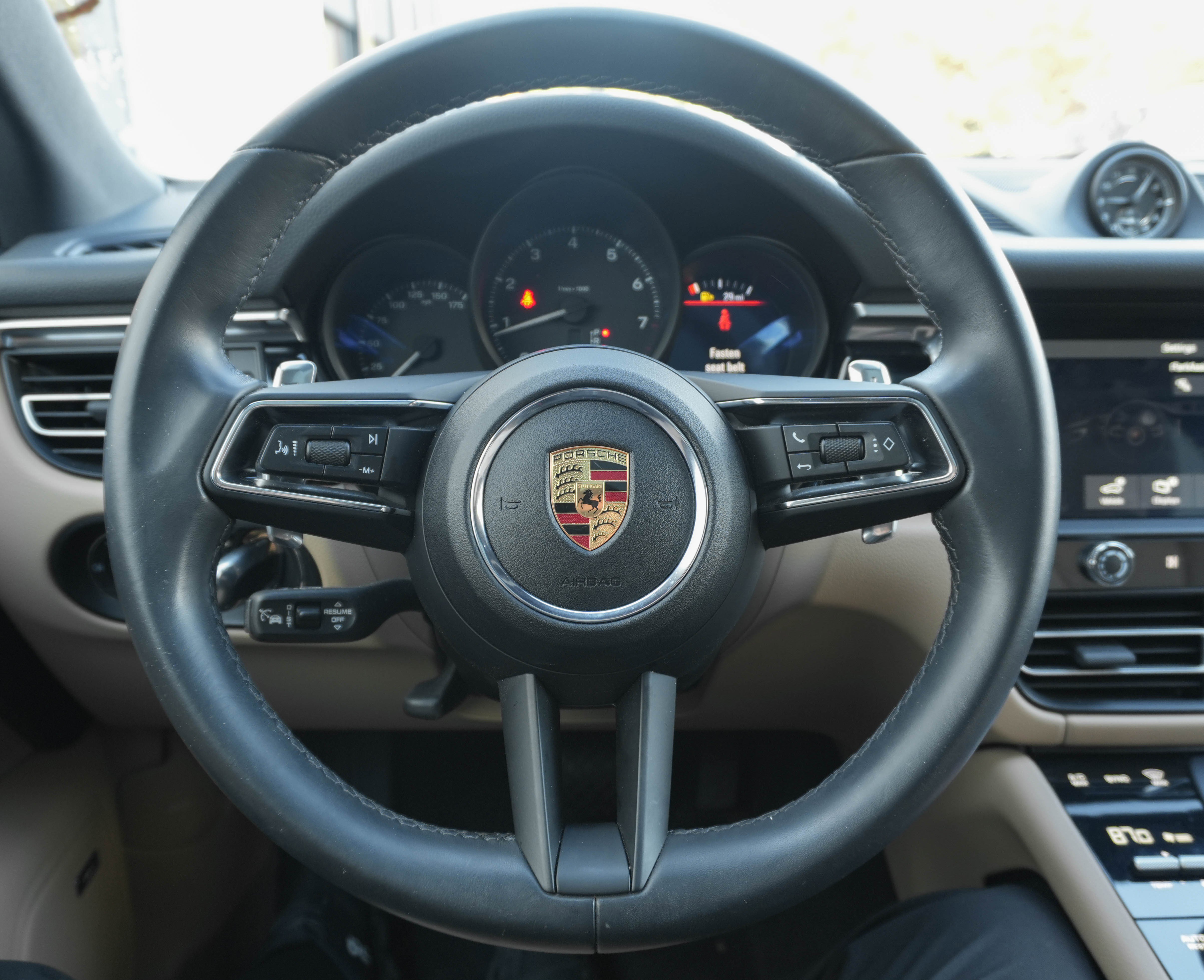 Used 2024 Porsche Macan image 18