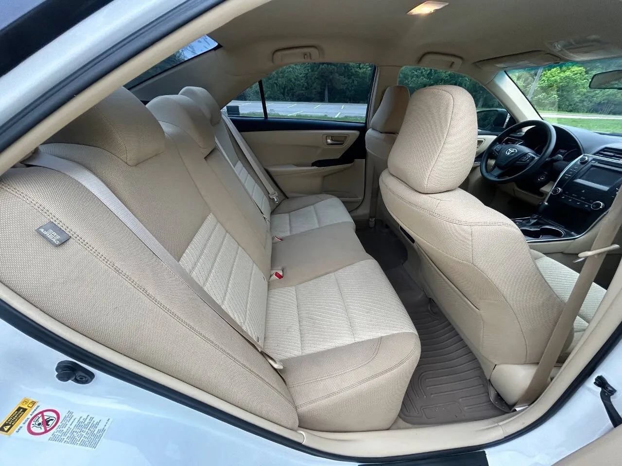 Used 2016 Toyota Camry LE FWD image 14