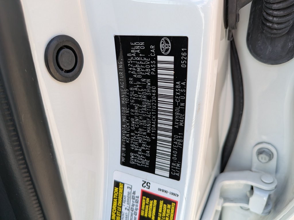Used 2026 Toyota Camry SE FWD image 38