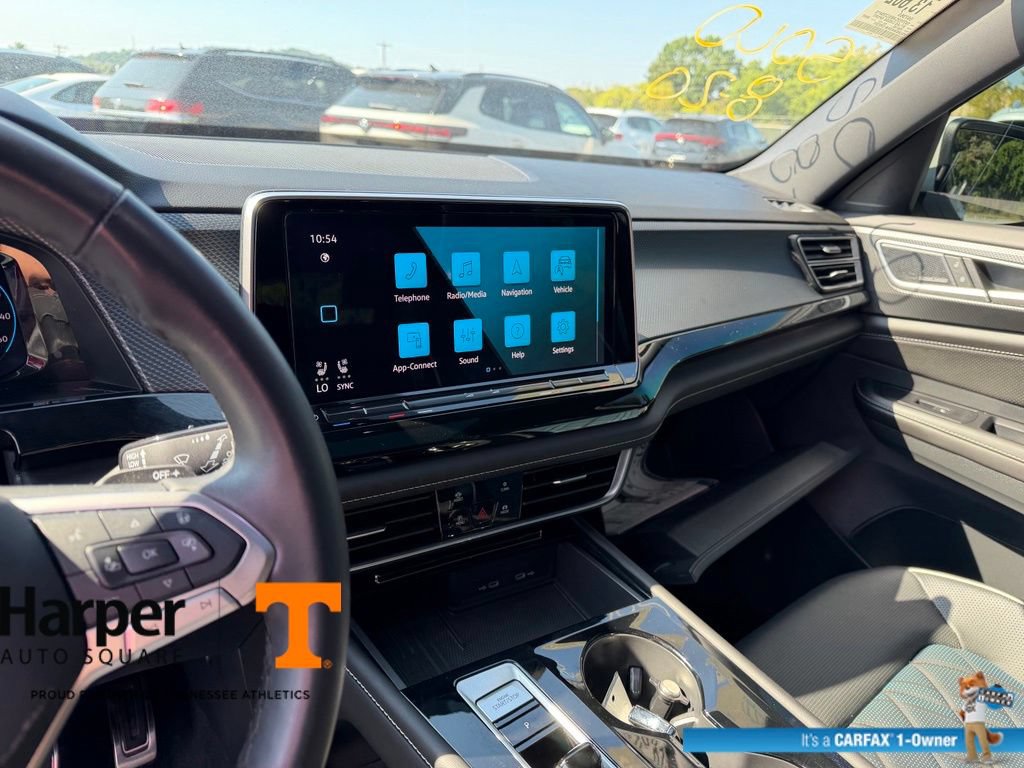 Used 2025 Volkswagen Atlas Cross Sport SEL Premium R-Line AWD/4WD image 15