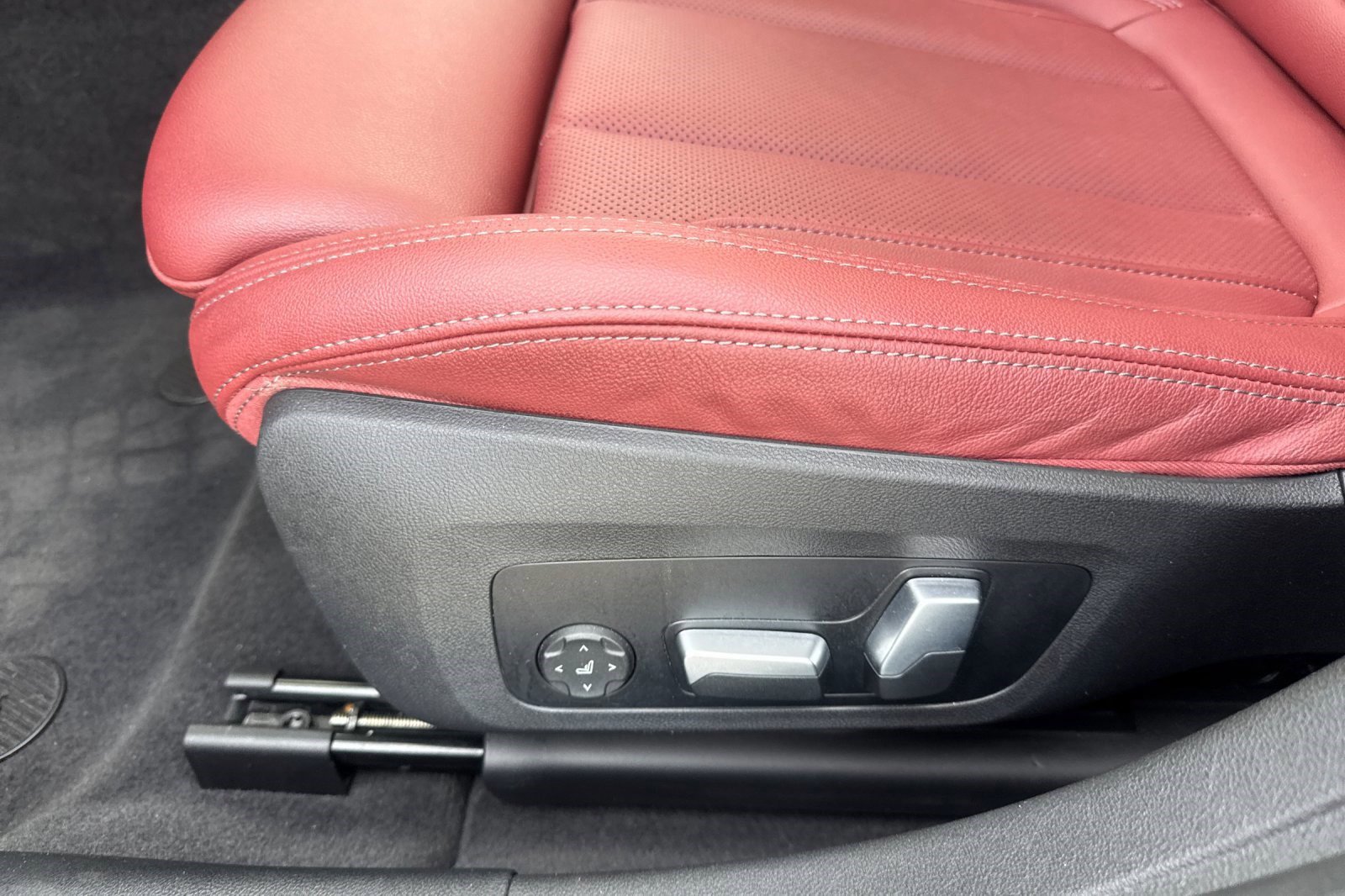 Certified 2023 BMW i4 eDrive35 w/ Premium Package image 13