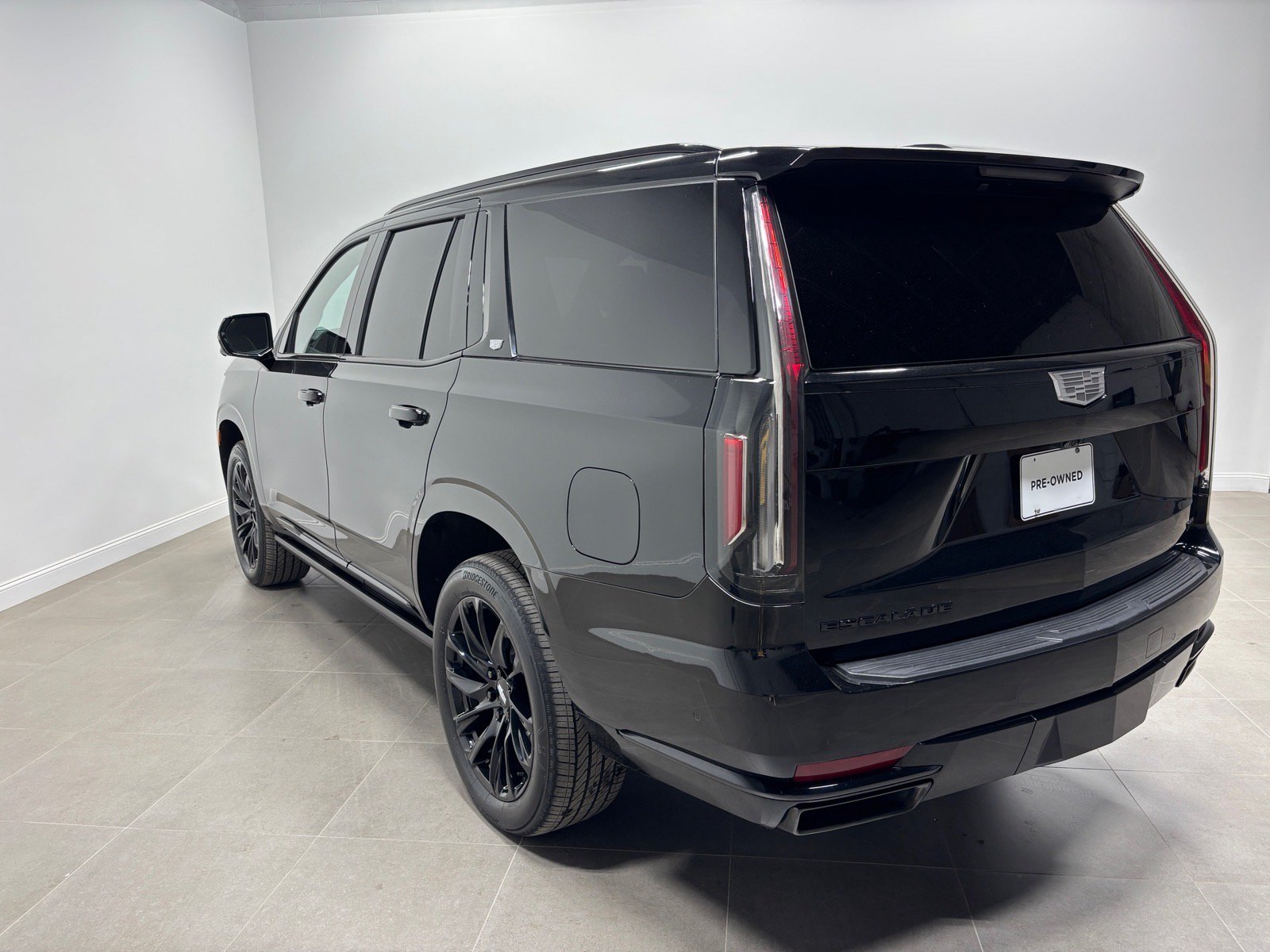 Used 2023 Cadillac Escalade Sport Platinum w/ LPO, ONYX Package AWD/4WD image 10