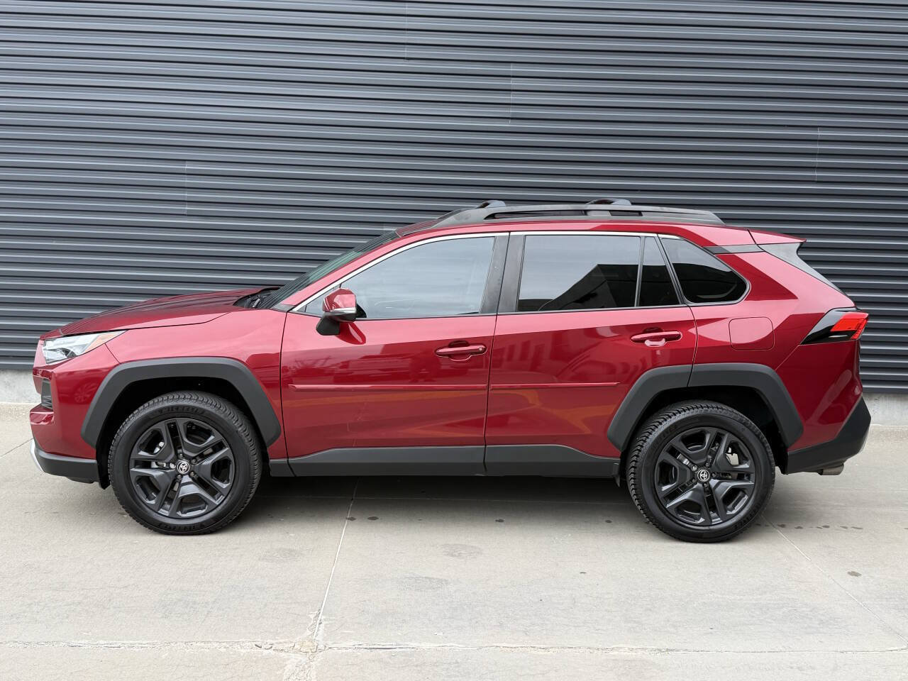 Used 2022 Toyota RAV4 Adventure AWD/4WD image 9