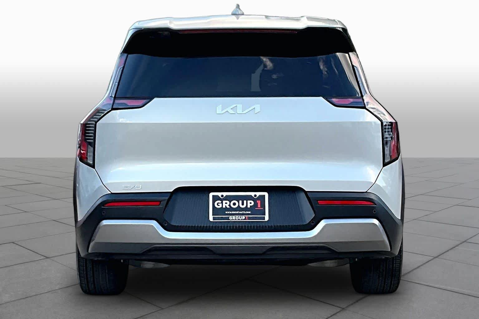 Used 2026 Kia EV9 Light RWD image 4