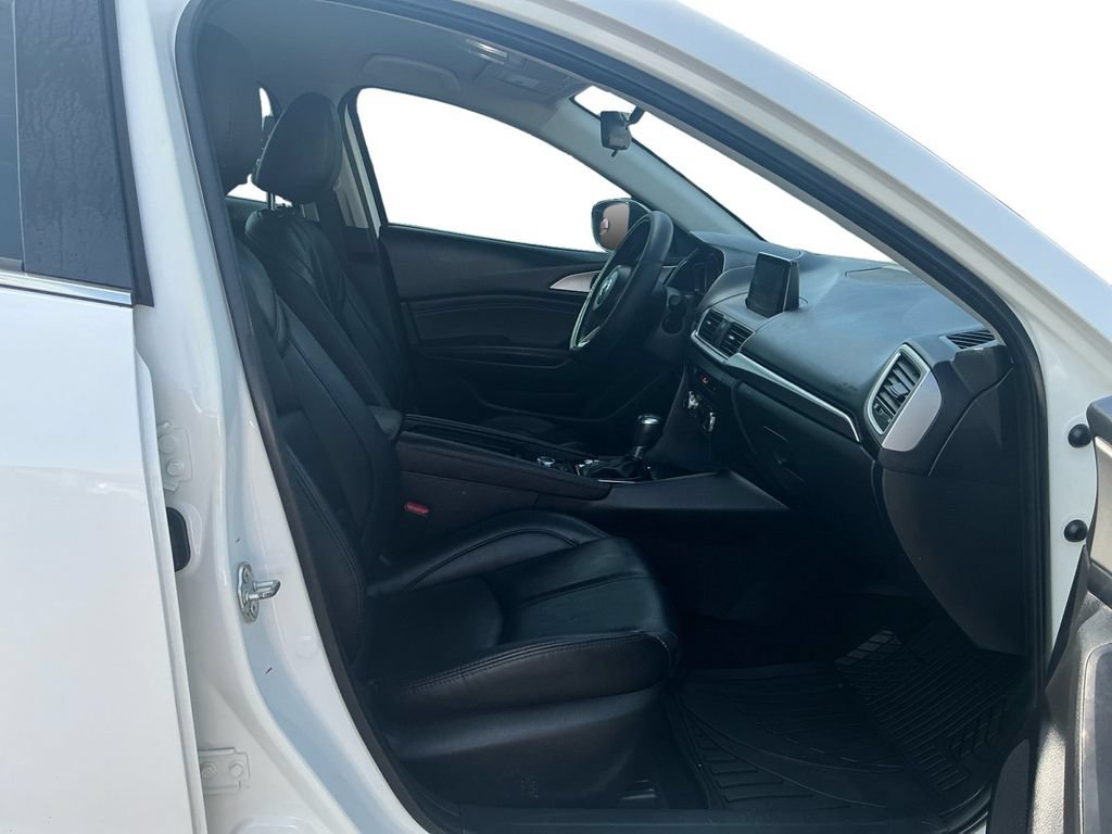 Used 2018 MAZDA MAZDA3 Touring FWD image 22