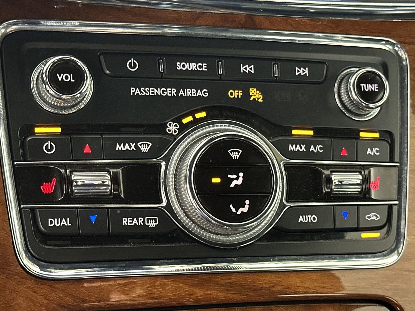 Used 2020 Lincoln Continental image 19