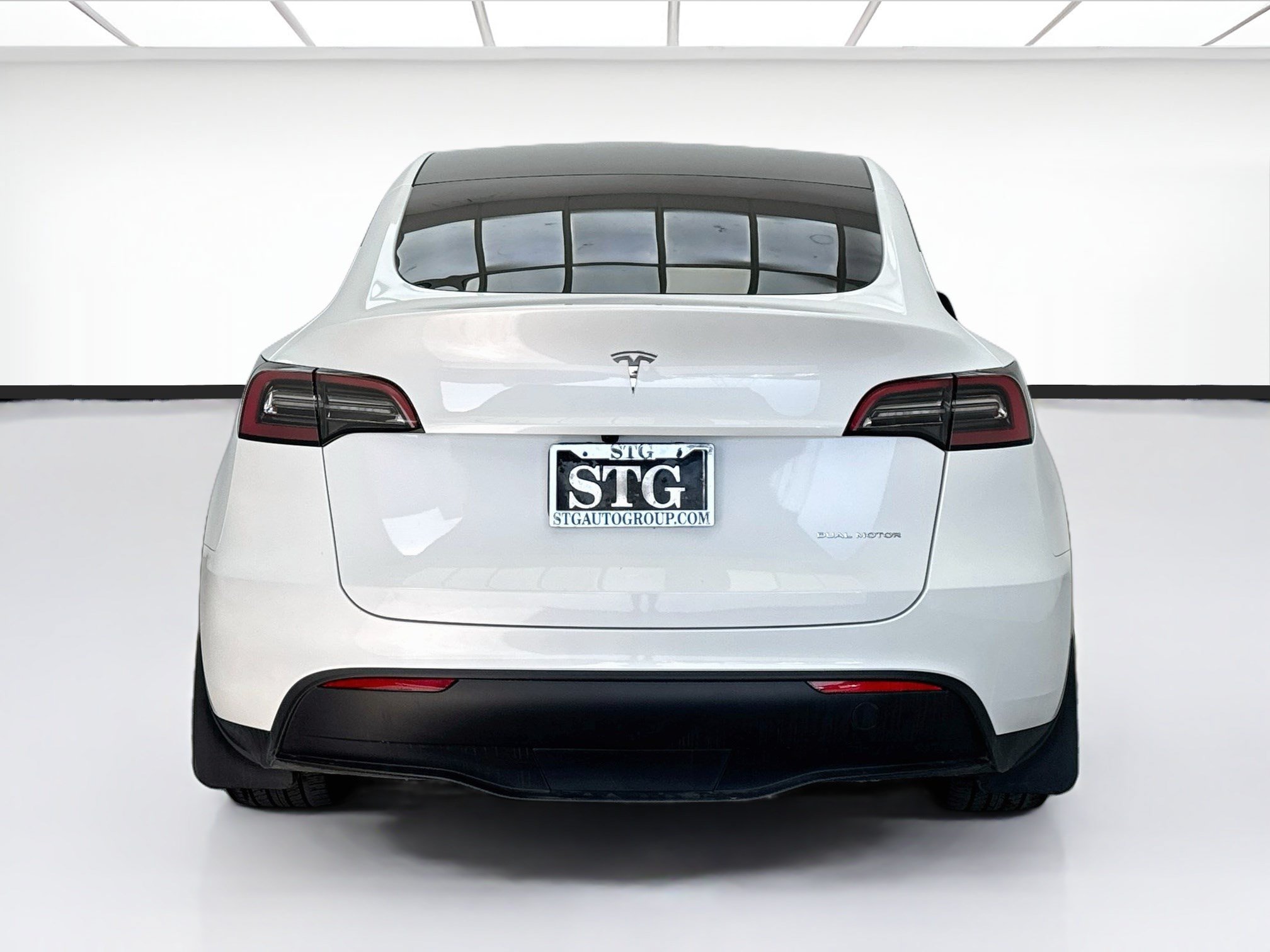 Used 2023 Tesla Model Y Long Range AWD/4WD image 5