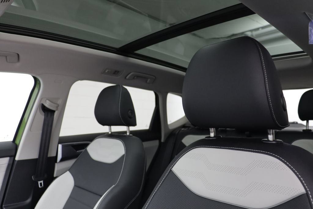 New 2026 Volkswagen Taos SEL AWD/4WD image 14
