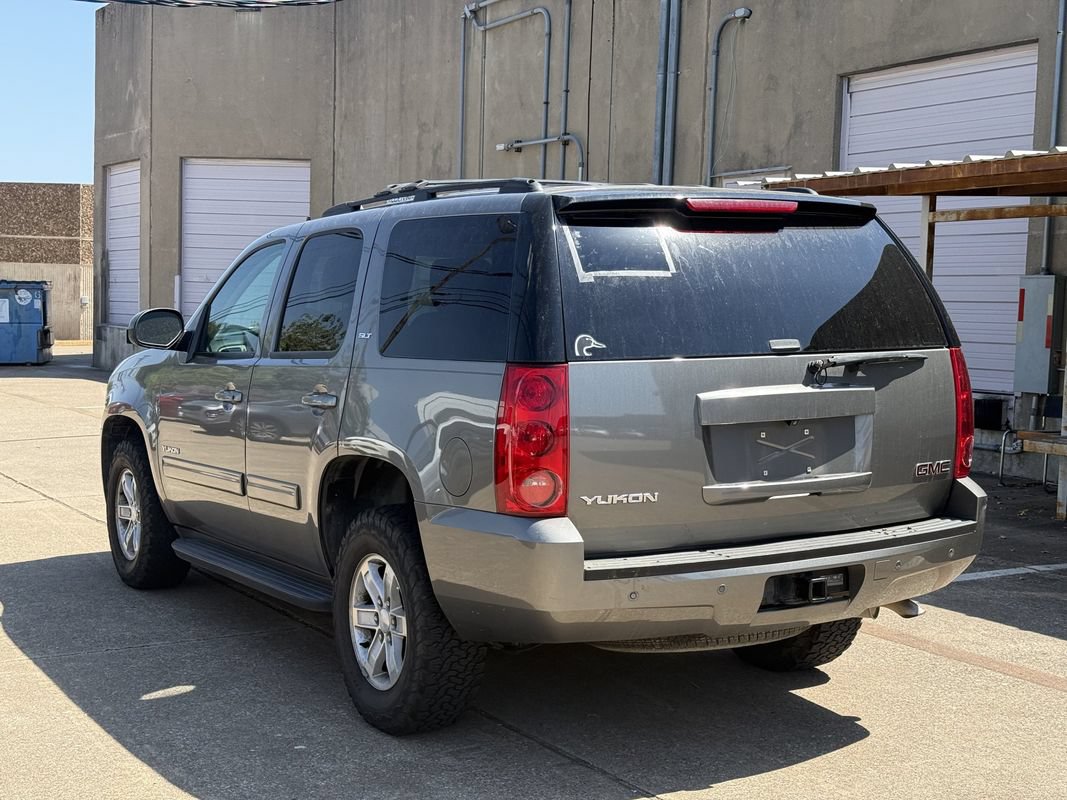 Used 2012 GMC Yukon SLT w/ SLT-2 Equipment Package AWD/4WD image 4