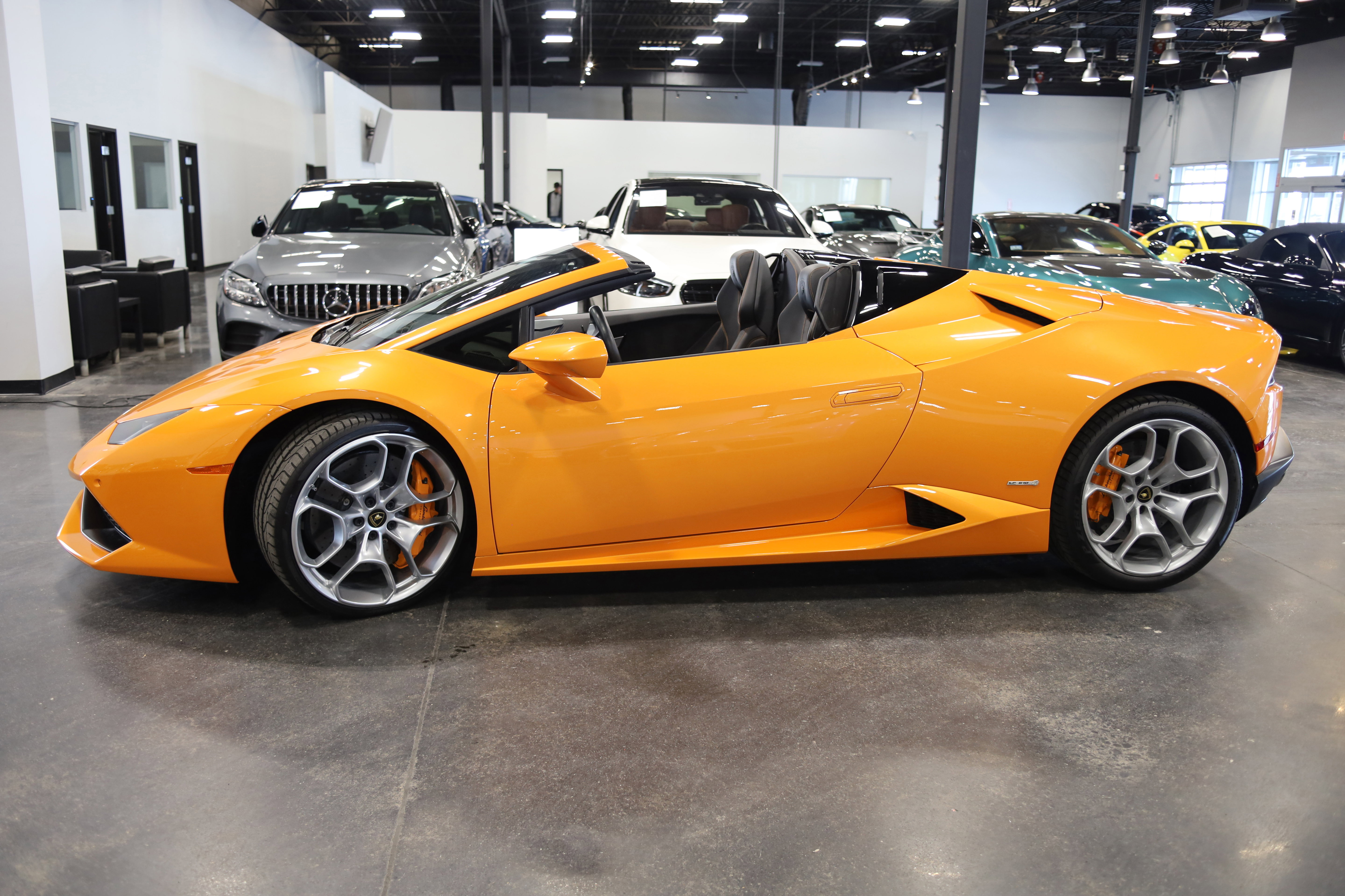 Used 2016 Lamborghini Huracan LP 610-4 image 8