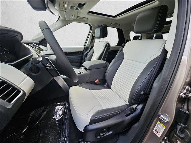 Certified 2025 Land Rover Discovery S AWD/4WD image 3