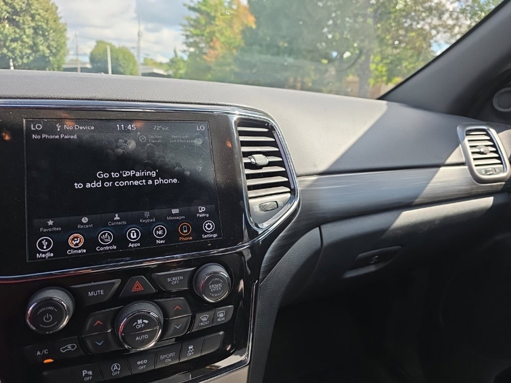 Used 2021 Jeep Grand Cherokee Laredo X AWD/4WD image 23