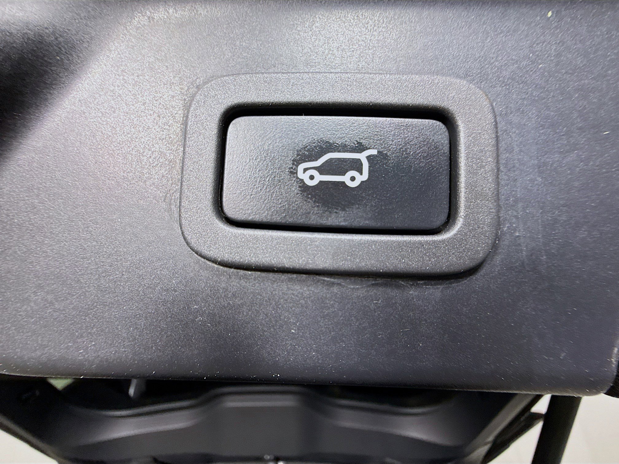 Used 2018 Land Rover Range Rover Velar R-Dynamic SE image 37