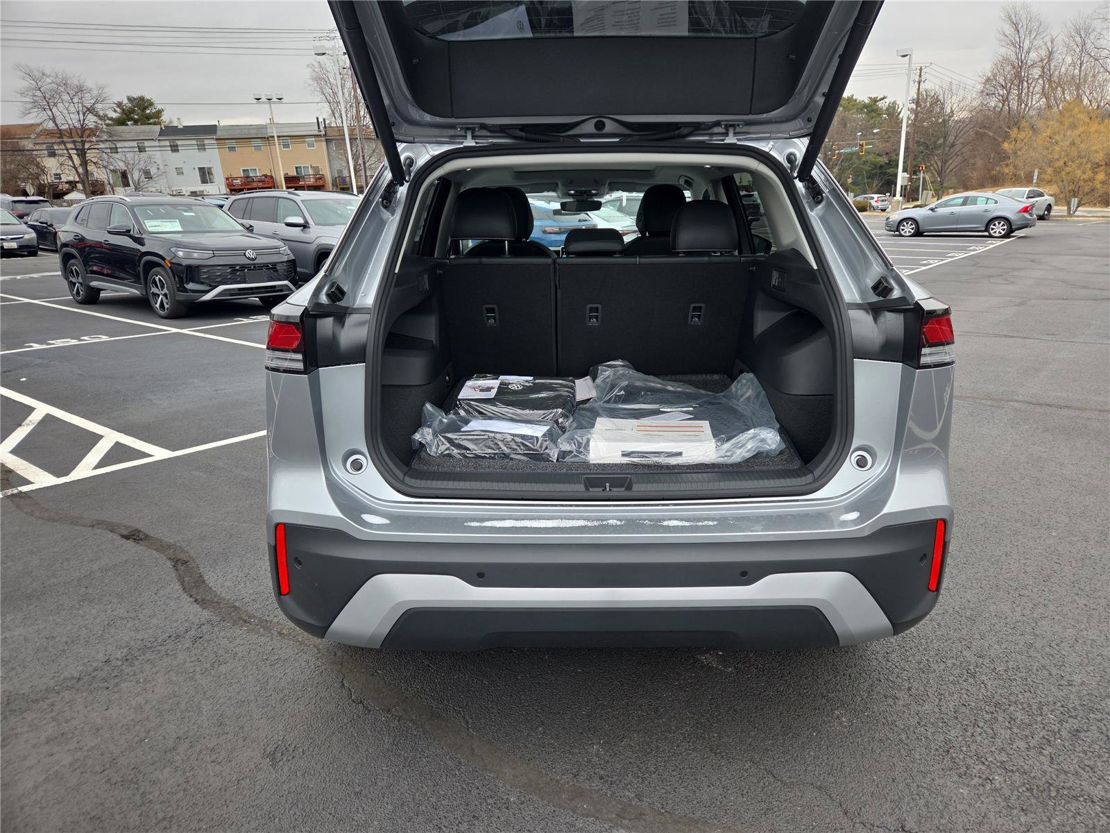 New 2026 Volkswagen Tiguan SE image 5