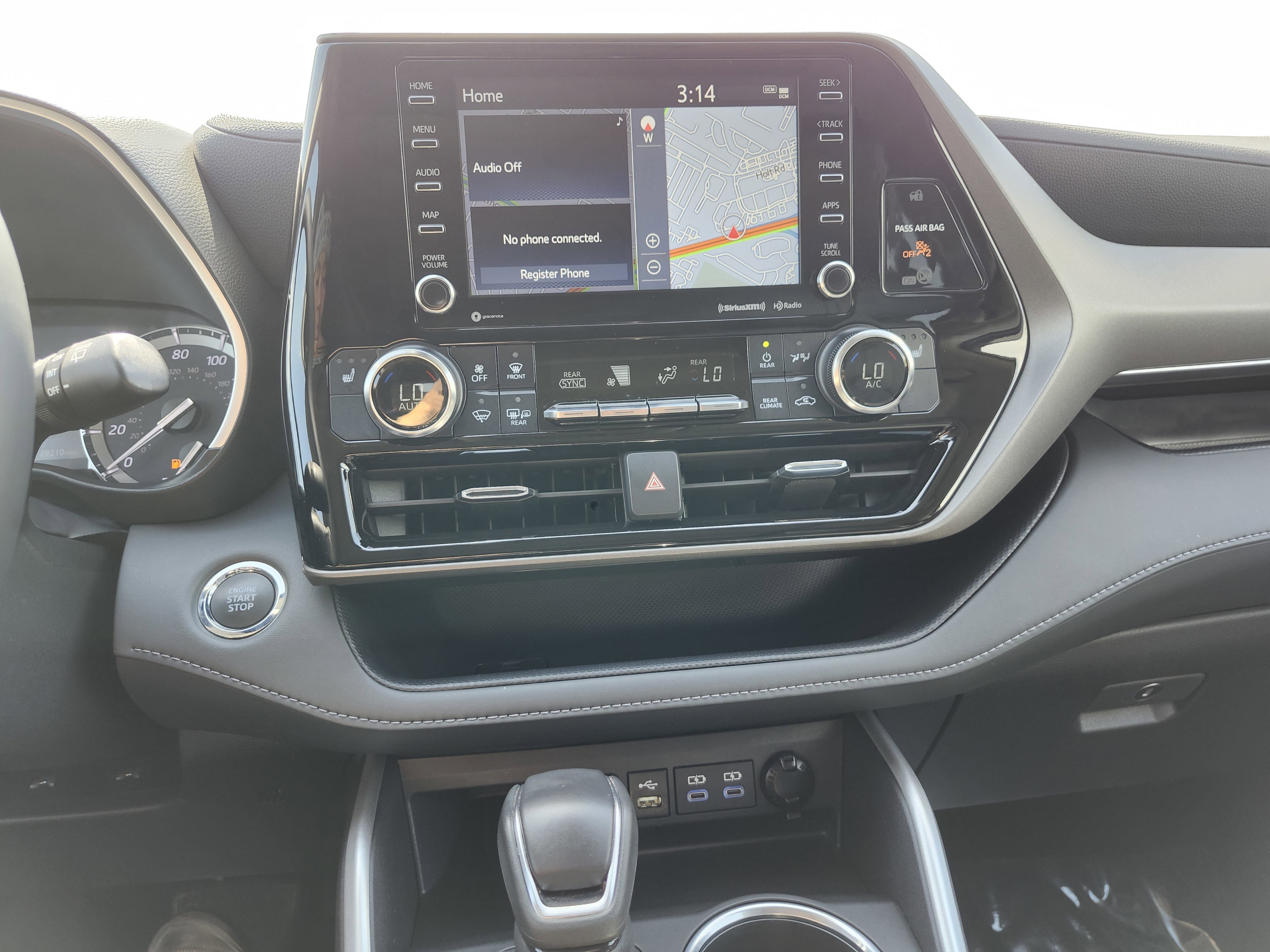 Used 2022 Toyota Highlander XLE AWD/4WD image 35