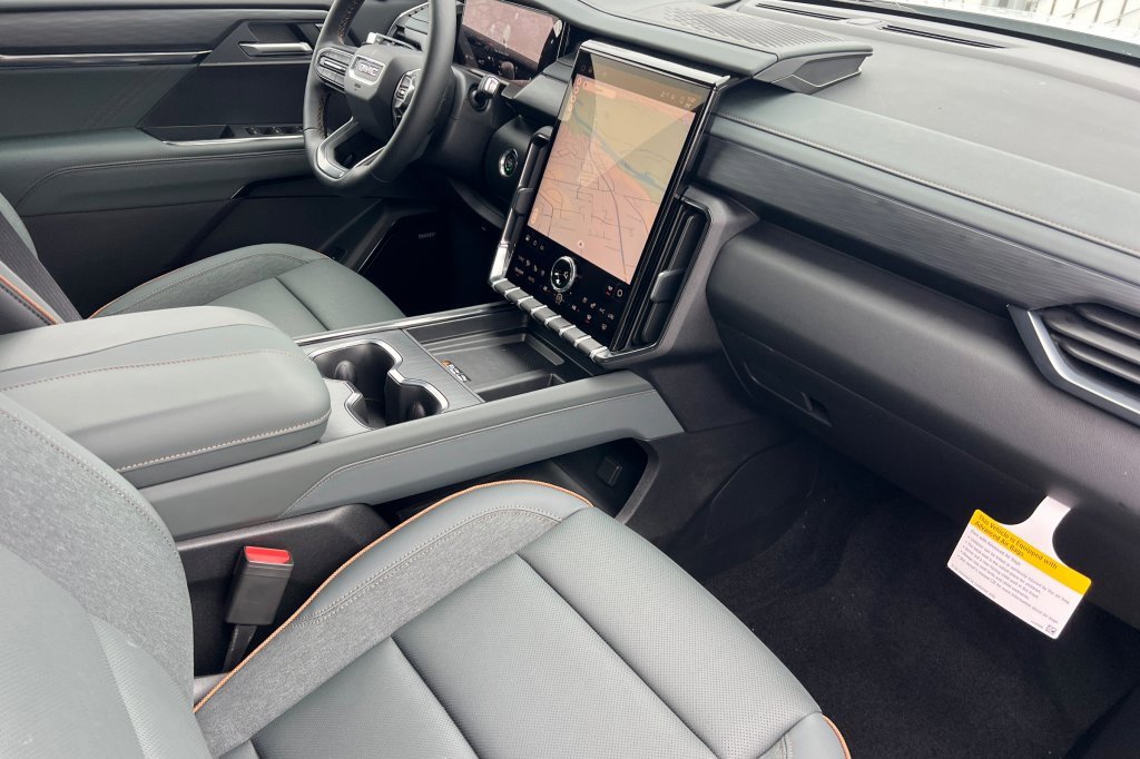 New 2026 GMC Acadia AT4 w/ Luxury Package image 14