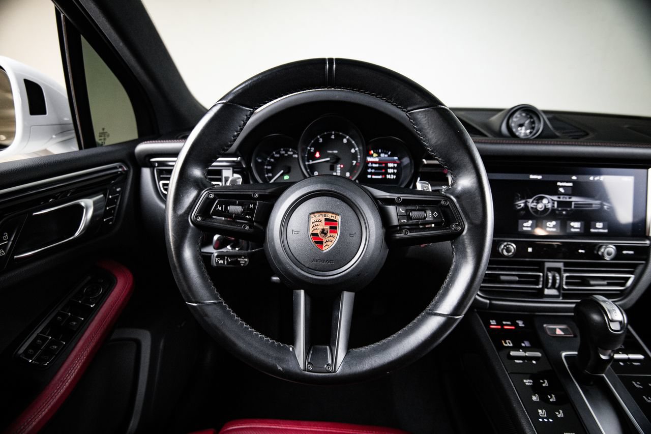 Certified 2023 Porsche Macan AWD/4WD image 26